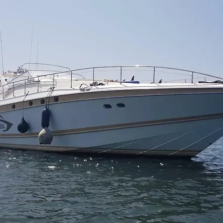 Botel The 