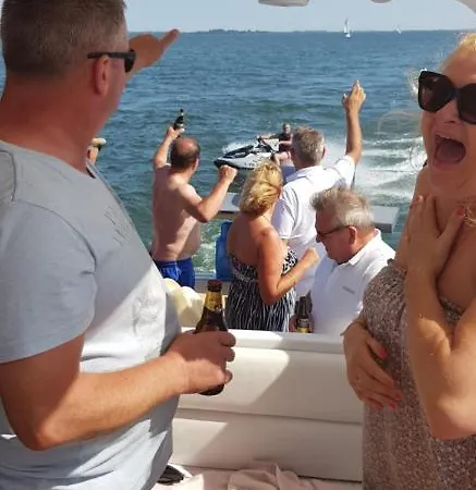 Botel The 