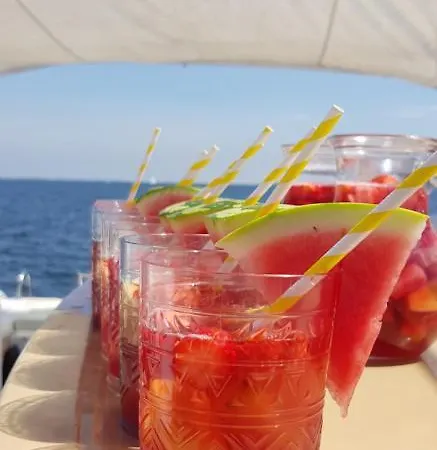Botel The 